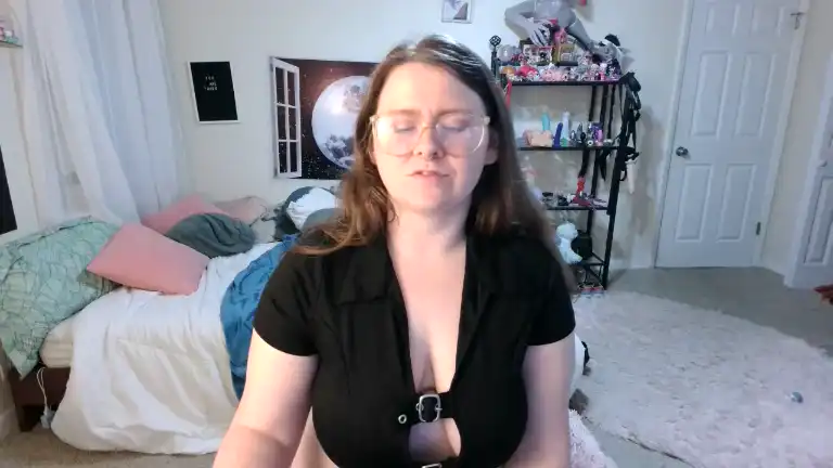 Michellelovesu – Streamate Recorded Cam Show – 2025-10-13 19:20:38
