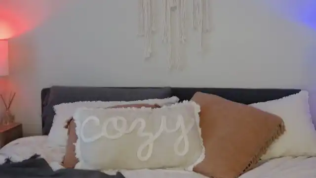 Emeree-lakes – Flirt4free Recorded Cam Show – 2025-12-18 17:14:58