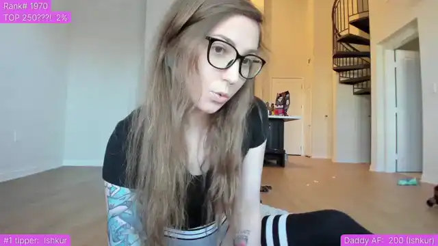 Thesharkqueen – Myfreecams Recorded Cam Show – 2025-10-03 08:39:12