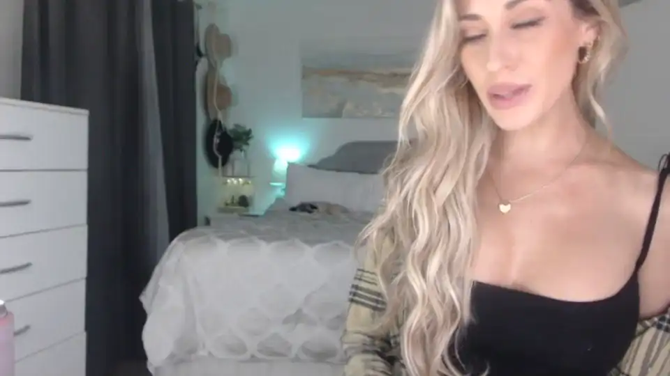 Queen_bambii – Myfreecams Recorded Cam Show – 2025-04-24 18:01:46