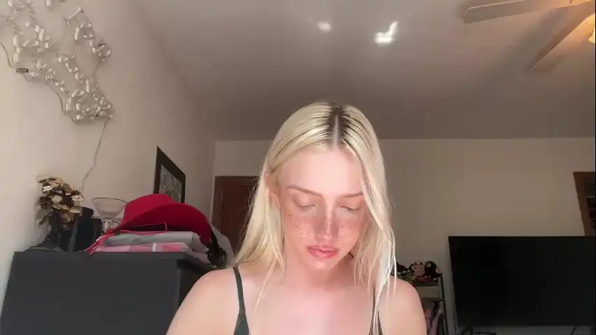 Riababe – Chaturbate Recorded Cam Show – 2026-05-07 09:12:48