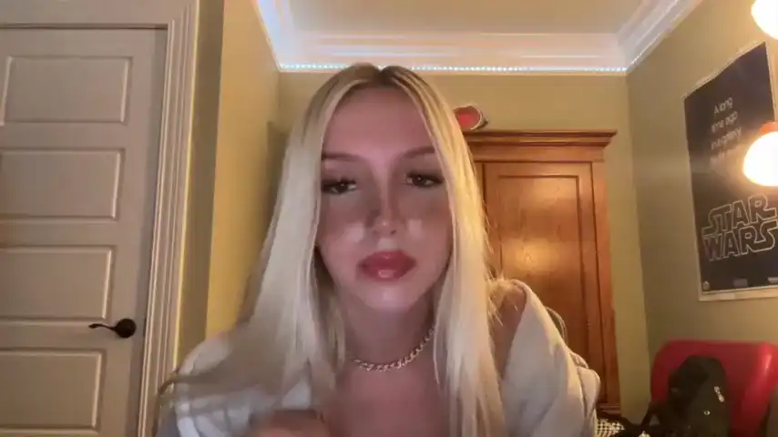 Riababe – Chaturbate Recorded Cam Show – 2025-12-29 02:56:30