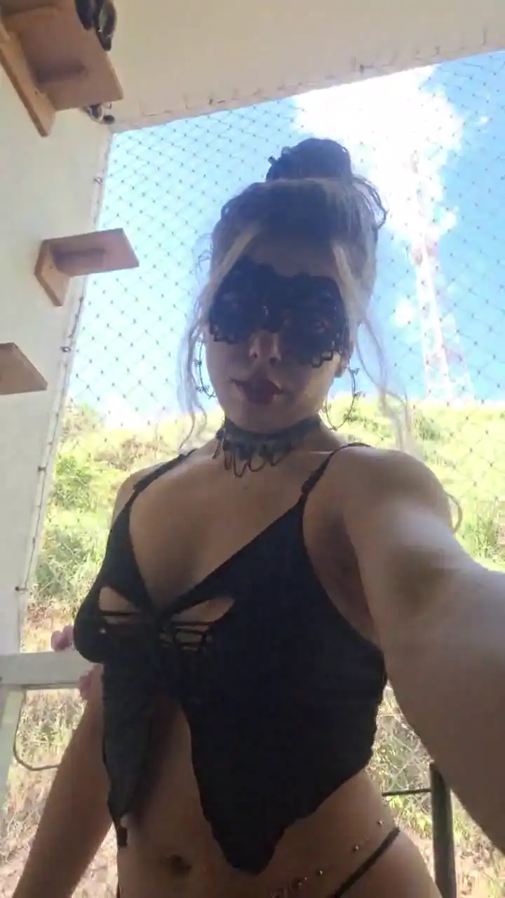 Lizzieblack – Cam4 Recorded Cam Show – 2026-04-03 13:34:01
