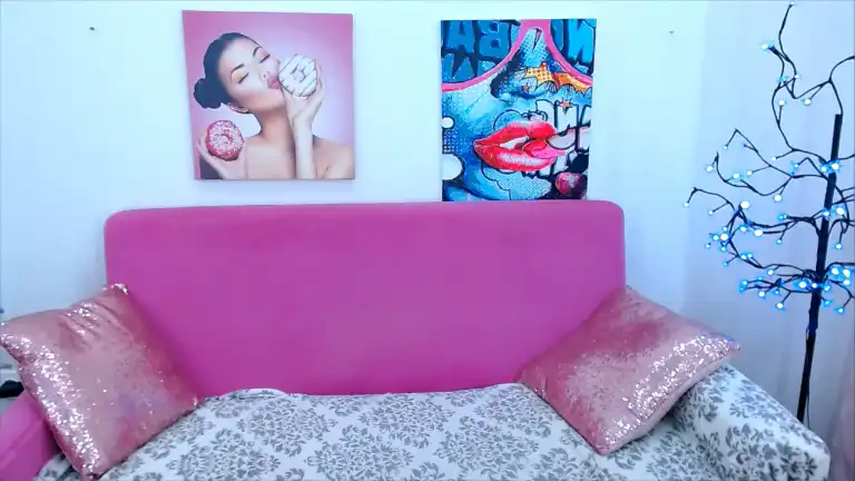 Roxxyluxe – Streamate Recorded Cam Show – 2026-04-04 20:20:52