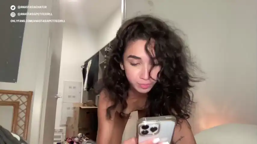 Anastasiapetitegirll – Chaturbate Recorded Cam Show – 2026-03-18 19:18:14