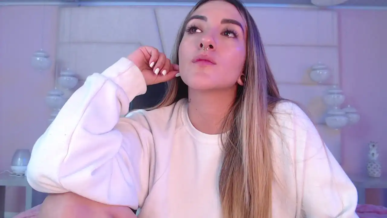 Daniellaspinelly – Xlovecam Recorded Cam Show – 2025-10-18 06:50:42