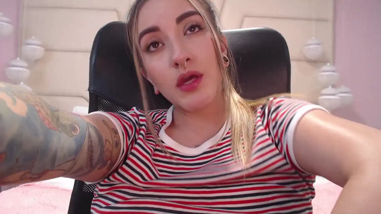 Daniellaspinelly – Xlovecam Recorded Cam Show – 2025-12-23 06:54:49