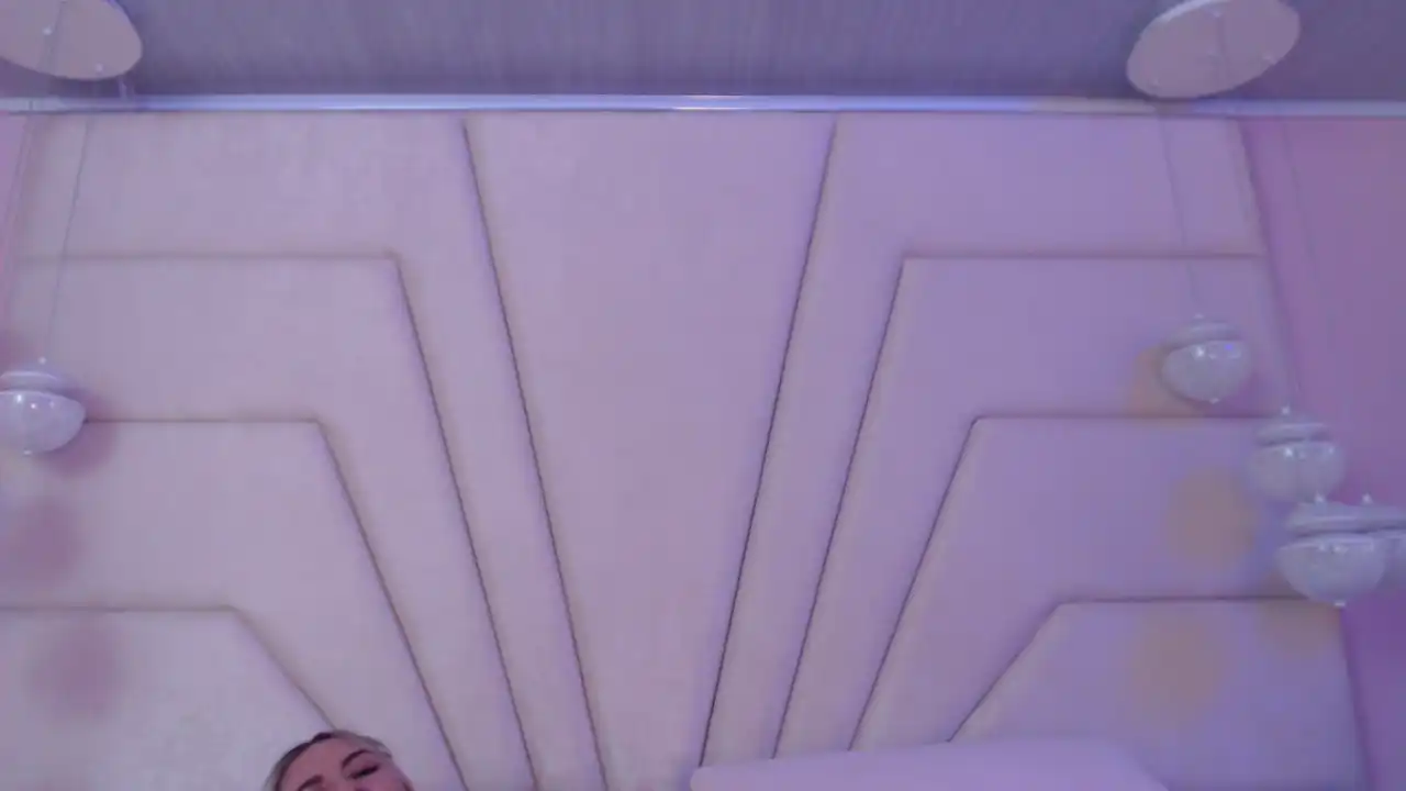 Daniellaspinelly – Xlovecam Recorded Cam Show – 2026-05-06 14:49:29