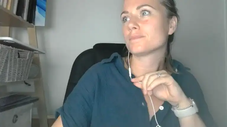 Katedivineuk – Streamate Recorded Cam Show – 2025-10-13 04:42:38