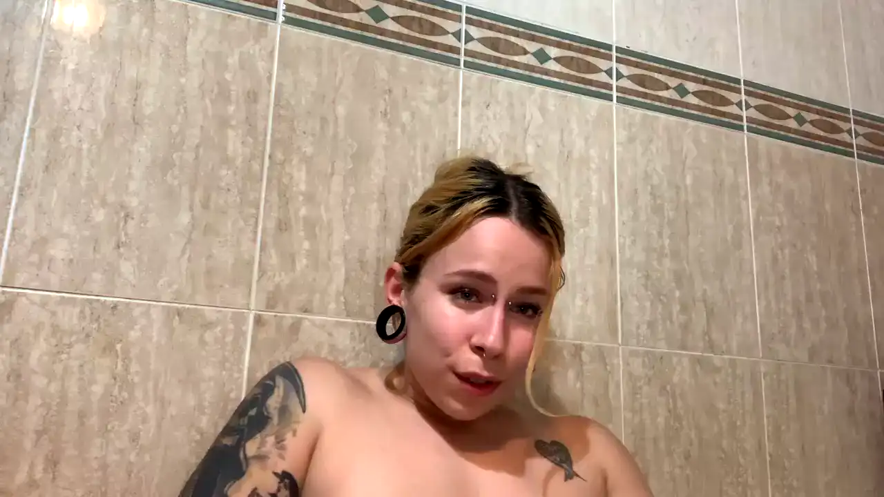 Rocifitness_23 – Amateur.tv Recorded Cam Show – 2025-09-15 07:42:32
