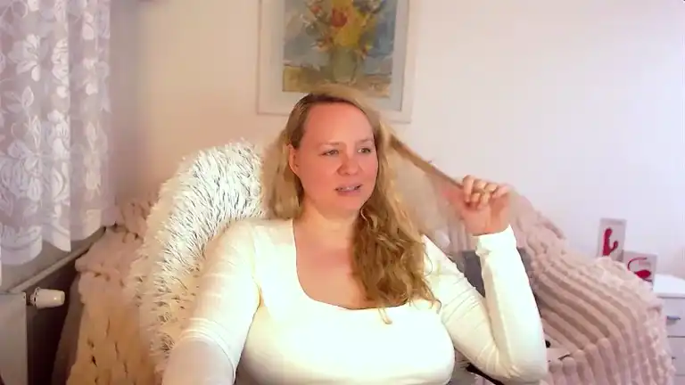 Lauraskyx – Streamate Recorded Cam Show – 2026-01-12 14:09:17