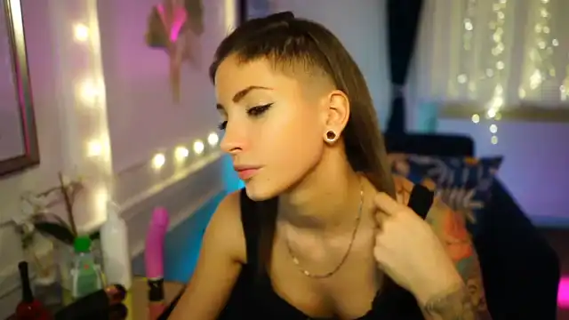 Kend_dall – Myfreecams Recorded Cam Show – 2025-11-02 19:32:13