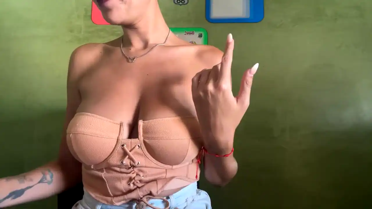 Patrymalaga – Amateur.tv Recorded Cam Show – 2025-06-17 22:59:41