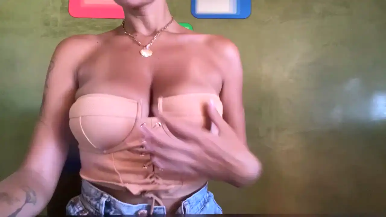 Patrymalaga – Amateur.tv Recorded Cam Show – 2025-11-28 08:14:25