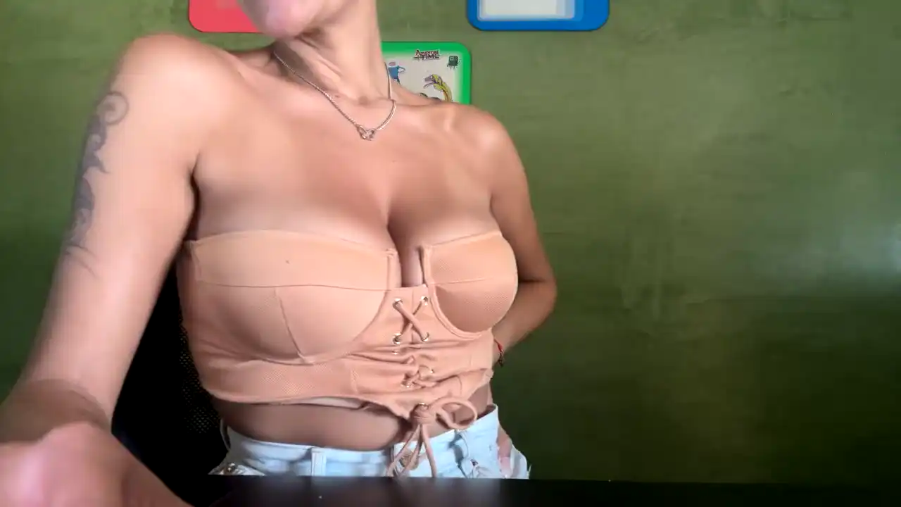 Patrymalaga – Amateur.tv Recorded Cam Show – 2025-12-07 05:20:12