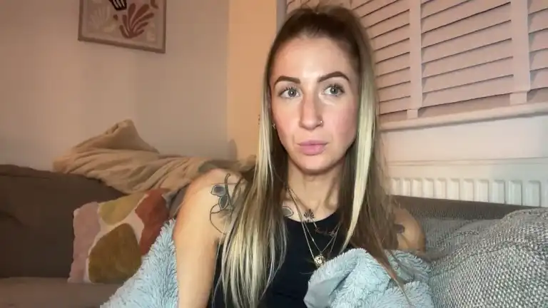 Prettygreeneyesuk – Streamate Recorded Cam Show – 2026-05-05 05:09:11