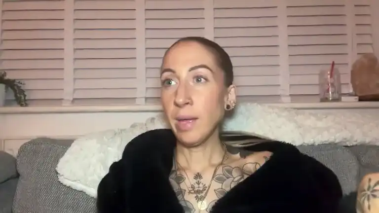 Prettygreeneyesuk – Streamate Recorded Cam Show – 2025-12-13 21:56:28