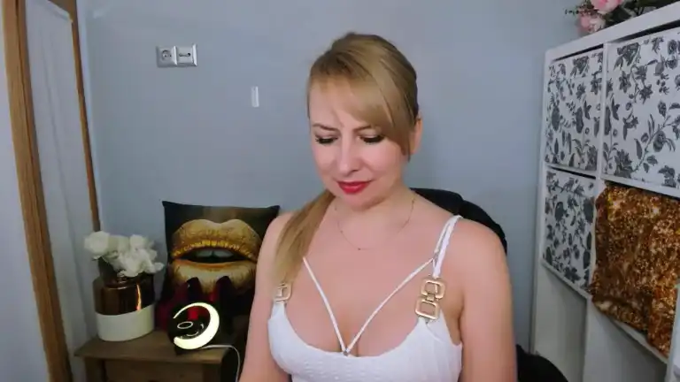 Latoyasensual – Streamate Recorded Cam Show – 2026-03-19 07:51:58