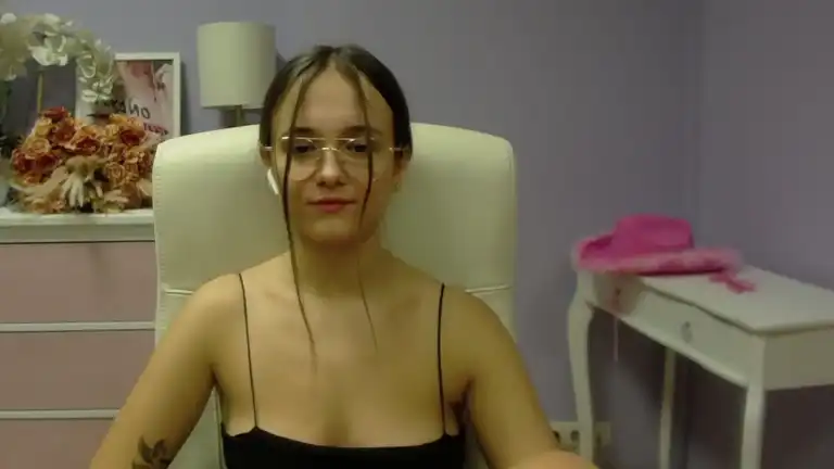 Emillyklein – Streamate Recorded Cam Show – 2026-04-06 18:08:16