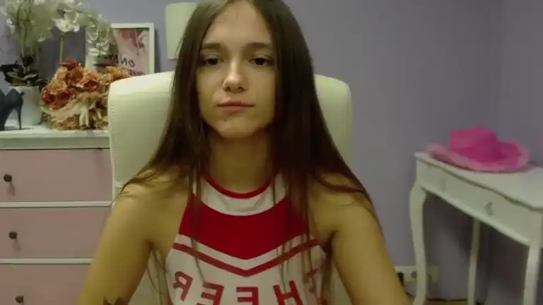 Emillyklein – Streamate Recorded Cam Show – 2025-12-05 15:16:16