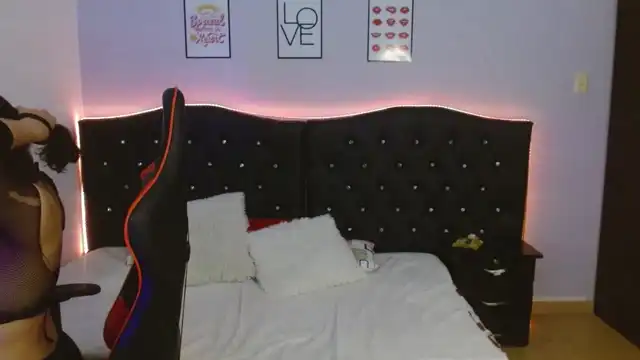 Sophiehoffman – Xlovecam Recorded Cam Show – 2026-07-18 22:36:22