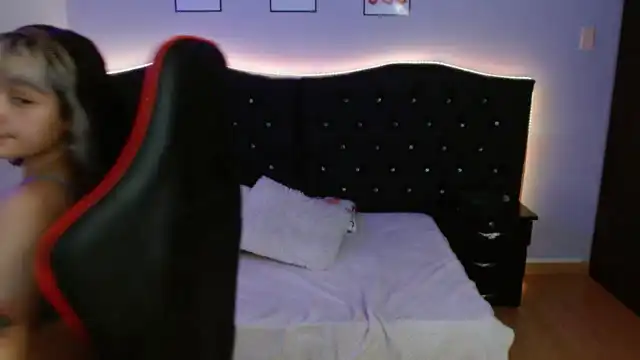Sophiehoffman – Xlovecam Recorded Cam Show – 2026-04-07 14:32:07