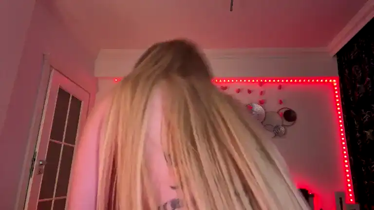 Maddiesweetie – Streamate Recorded Cam Show – 2025-11-07 11:25:50