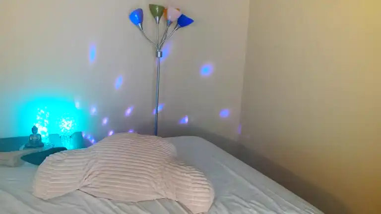Bella_shine – Streamate Recorded Cam Show – 2025-08-27 05:40:51