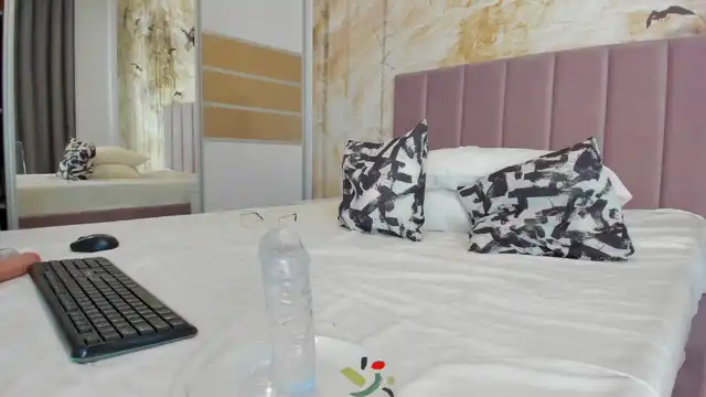 Emmy_sims – Myfreecams Recorded Cam Show – 2026-02-06 12:26:11