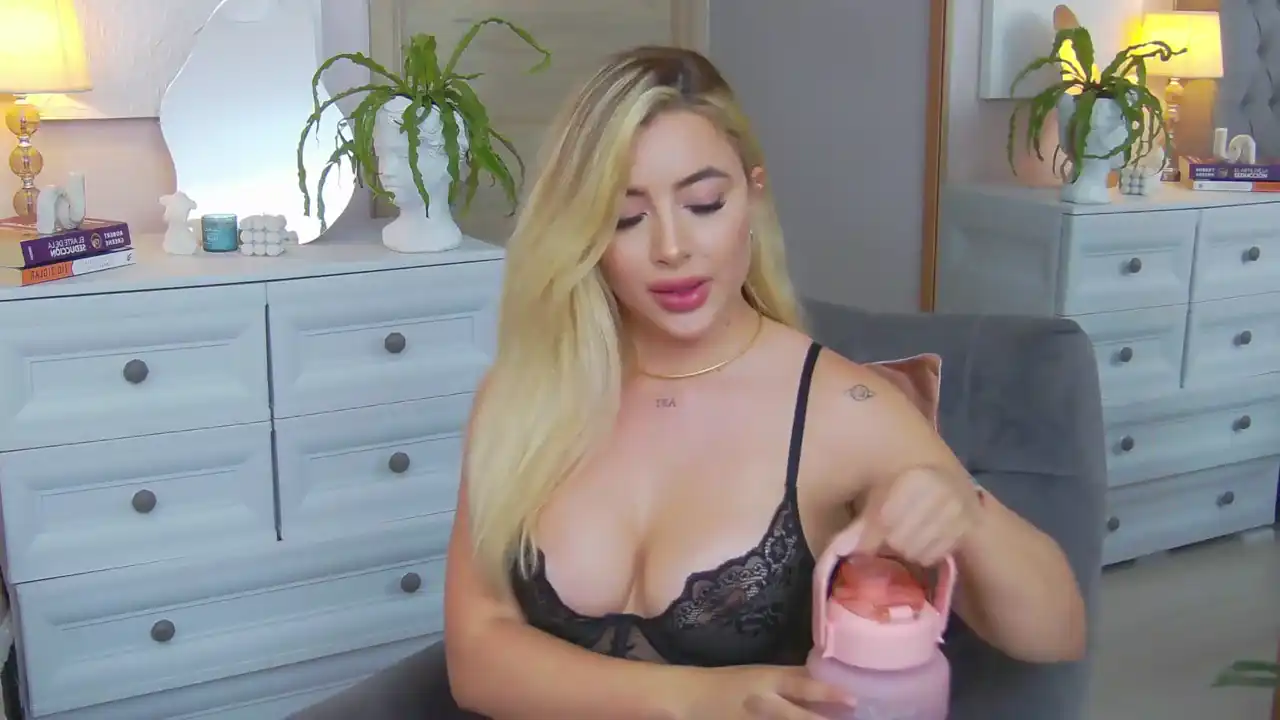 Alessia-miller – Flirt4free Recorded Cam Show – 2026-05-25 16:51:35