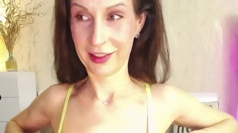 Millanya – Streamate Recorded Cam Show – 2025-12-15 20:43:29