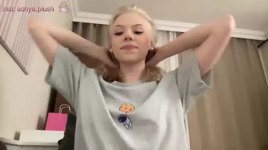 Sonyaplush – Chaturbate Recorded Cam Show – 2025-09-26 11:56:12