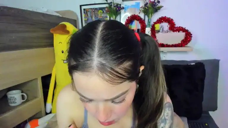 Hannahmolly – Streamate Recorded Cam Show – 2025-11-28 19:26:15