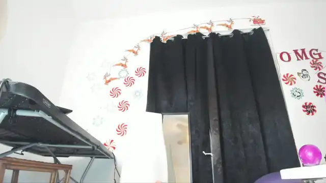 Hollyhanna – Myfreecams Recorded Cam Show – 2025-10-22 13:43:33