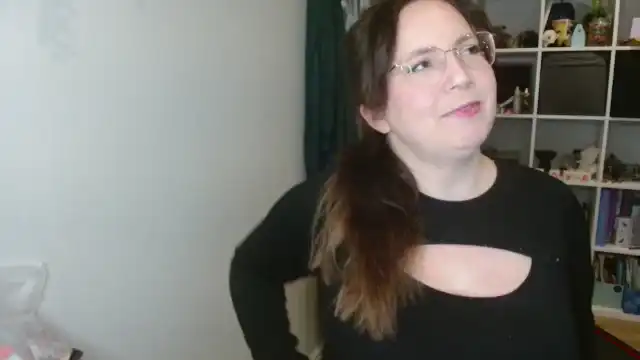 Cassiebrookes – Myfreecams Recorded Cam Show – 2026-07-27 17:40:14