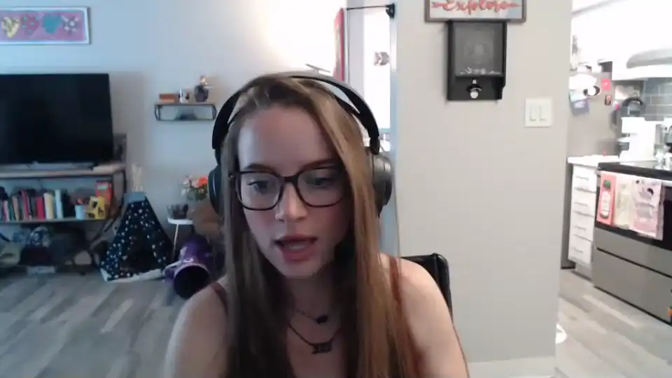 Marilynroxx – Chaturbate Recorded Cam Show – 2025-09-26 00:03:19
