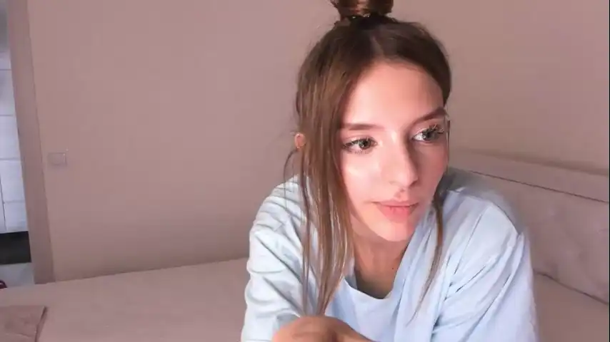 Lesi_moon – Chaturbate Recorded Cam Show – 2025-10-03 19:26:37